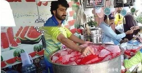 印度吃瓜的小伙,吃瓜小伙的欢乐时光