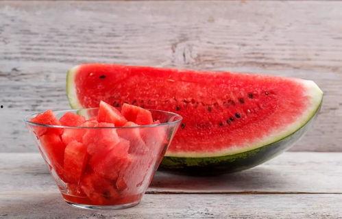 小王婆吃瓜,揭秘娱乐圈背后的那些事儿