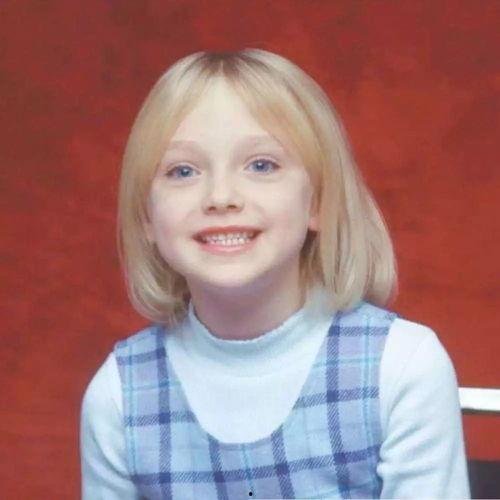 女娃娃吃瓜头像